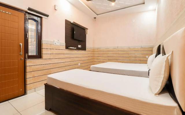SPOT ON 85285 Shikhar Hotel