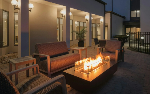 Courtyard by Marriott Louisville East