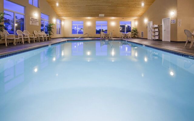 Crossings by GrandStay Parkers Prairie