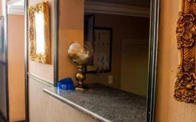 Kings Hotel And Gallery