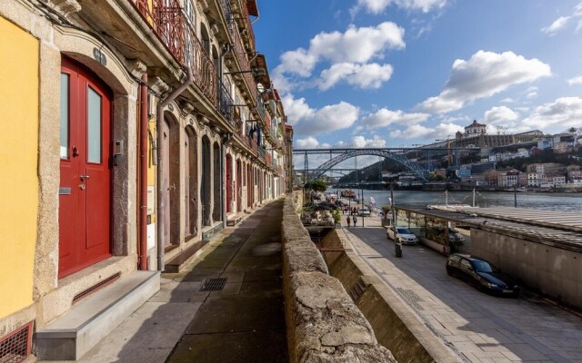 Travelstaytion - Ribeira Porto 0