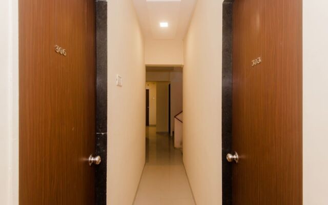 OYO 13470 Hotel Symphony House