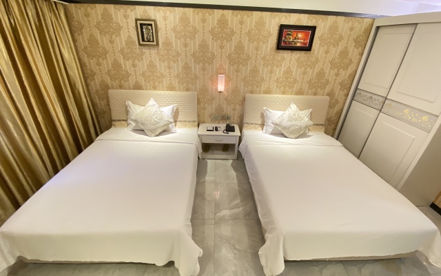 Lucky 8 Hotel
