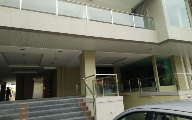 Diyana Budget Hotel - Hostel