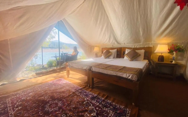 Lushy Days Boom Camps, Tanakpur (Riverside Luxury Camps)