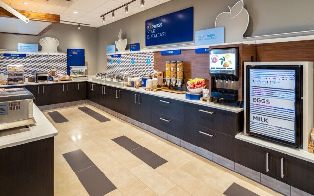 Holiday Inn Express & Suites Saskatoon East - University by IHG