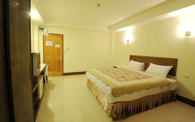Trat Center Hotel