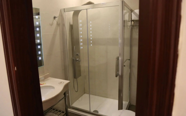 MidTown Hotel & Suites