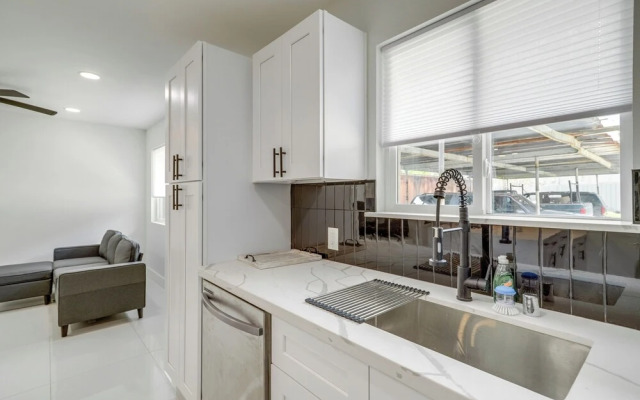 Houston Apartment: Close to University & Downtown