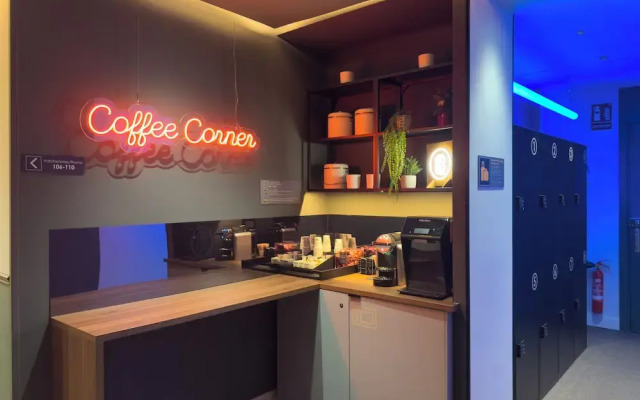 Ópera Stays by Charming