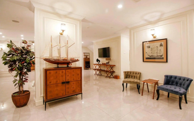 Aurasia Beach Hotel