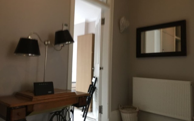 Great Location 2 Bed West End Flat