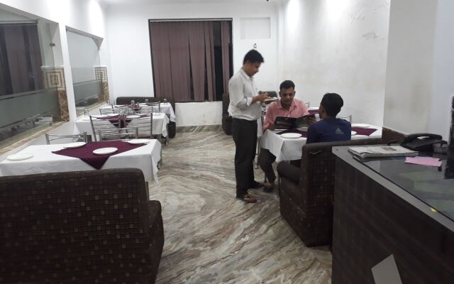 Hotel Vivek Inn by Mtmc Rooms