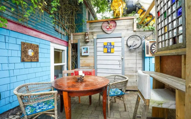 The Artsy Saloon in Vancouver