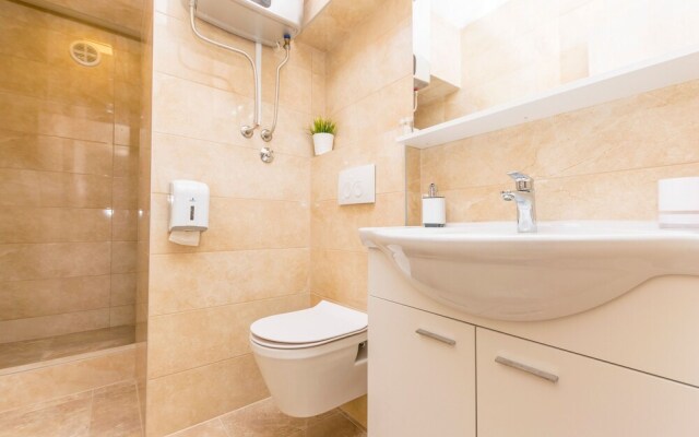 Apartments and Rooms Adriatic Suites