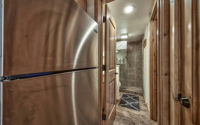 Newly Remodeled 1 Bed and Loft at Lakeland Village