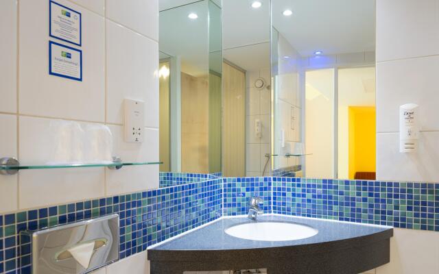 Holiday Inn Express London-Swiss Cottage