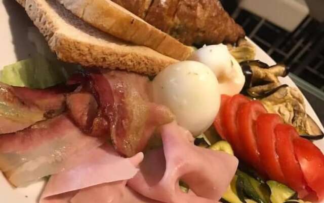 Edward Rooms & Wellness