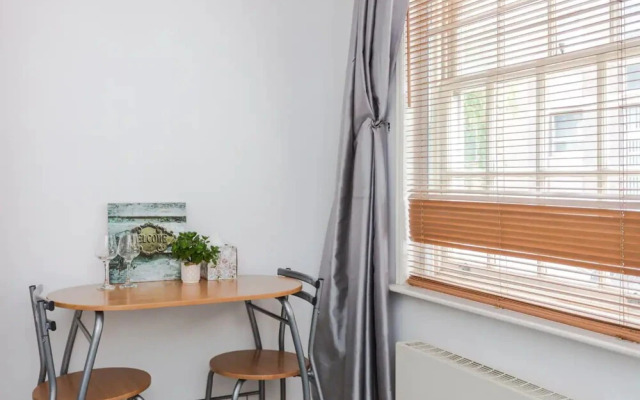 Lovely London Studio Apartment Near Trendy Shoreditch