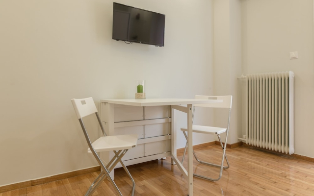 Cozy Flat with Terrace & Patio, next to Lycabettus