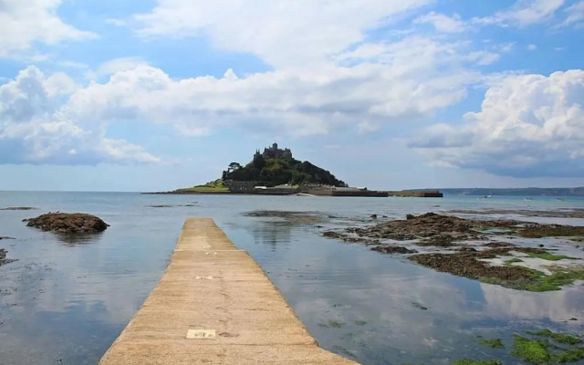 Bay Lodge