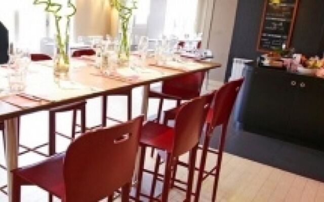 Kyriad Niort Est - La Crèche