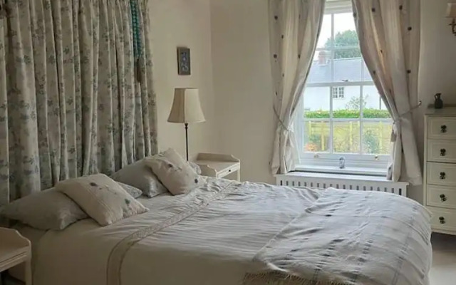 Luxury Brick and Flint House in Funtington