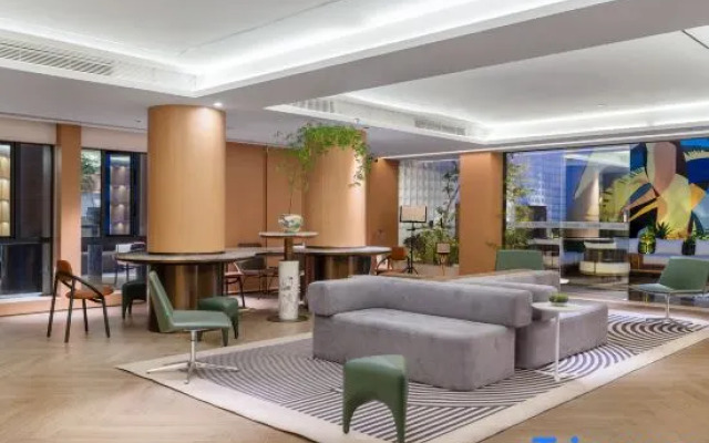 Presidential Mansion (Guangzhou Gangding Subway Station Taikoo Hui)