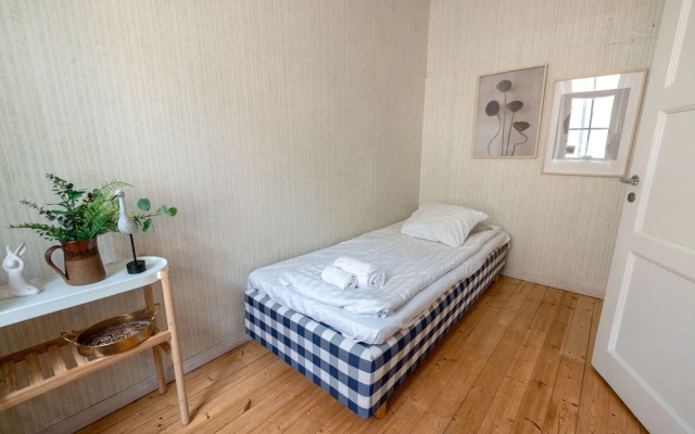 2ndhomes Bright 125m2 4BR Center Apt