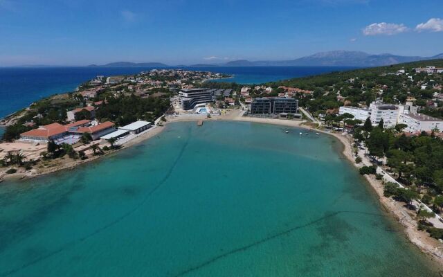 Family Friend Villa Pool BBQ 3b 1 Alacati Cesme