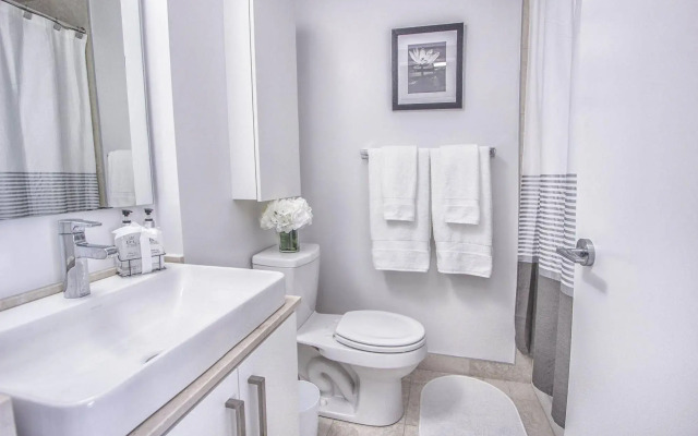 Life Suites Ice - Lake and City View