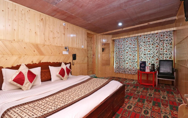 Oyo 18770 Hotel Indian Palace