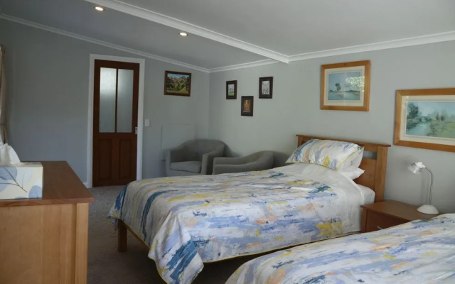 Top of the Town – Guest Rooms – Picton