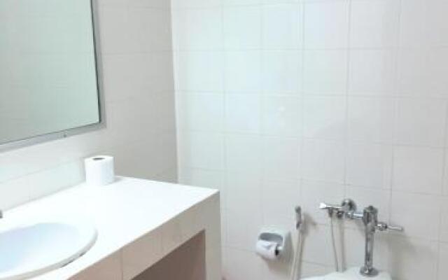 Takiab Beach Pool Villa