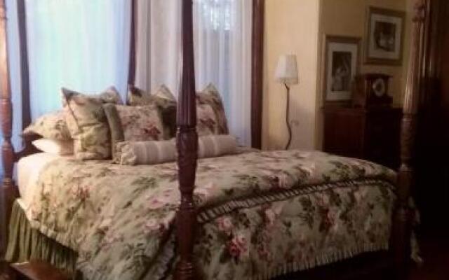 Overlook Mansion Bed and Breakfast