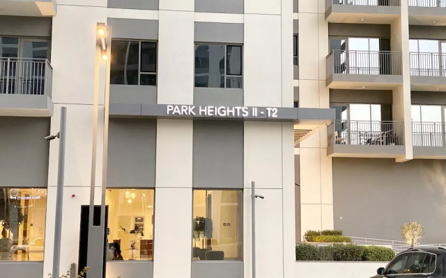 Marco Polo - Lofty Apt with Balcony Near Dubai Hills Mall