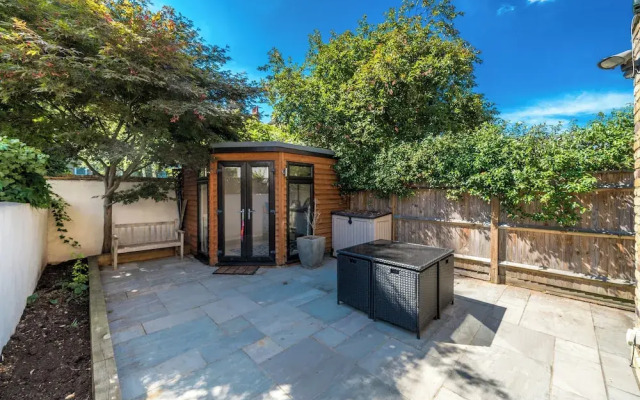 2Bedroom flat with garden in Battersea