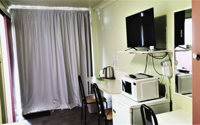 Mollymook Ocean View Motel Reward Long Stays - Over 18's Only