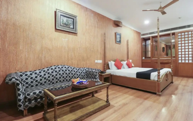 Capital O 5439 Hotel Shiraaz