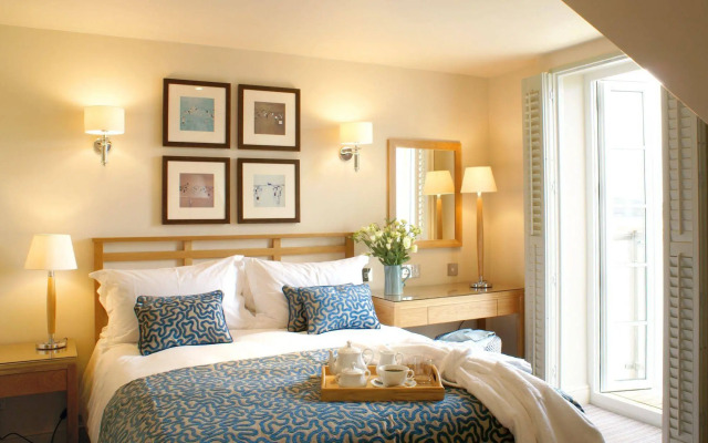 Braye Beach Hotel