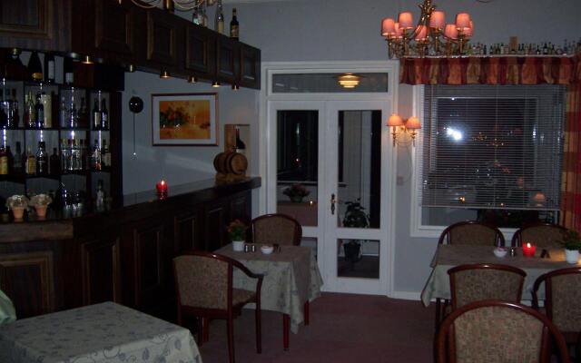 Hotel E4