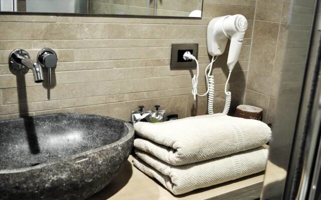 Olivia Rooms Teocrito