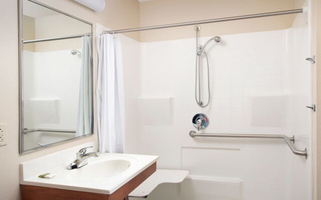 Extended Stay America Select Suites - Cleveland - Airport