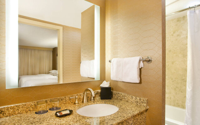 Hilton Kansas City Country Club Plaza