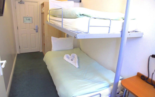 Отель Four Points Flex by Sheraton London Kensington Olympia