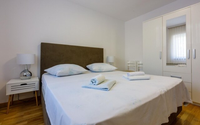 Apartment Damir 4 1 1 pax