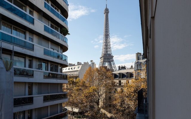 Eiffel Tower - Pont de l'Alma Apartment