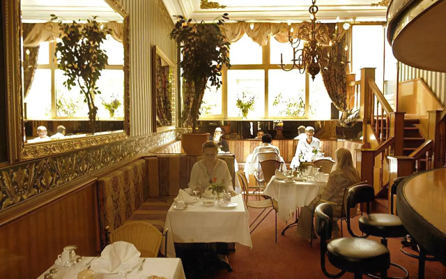 Rembrandtplein Hotel