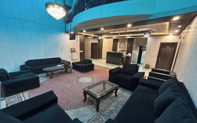 Hotel B K House
