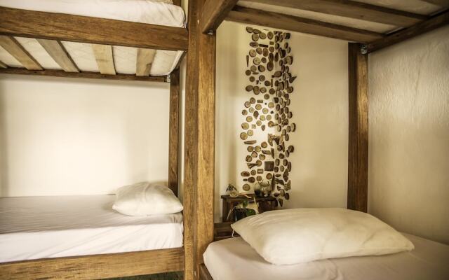 Casa Kayam Hostal y Residencia Artistica